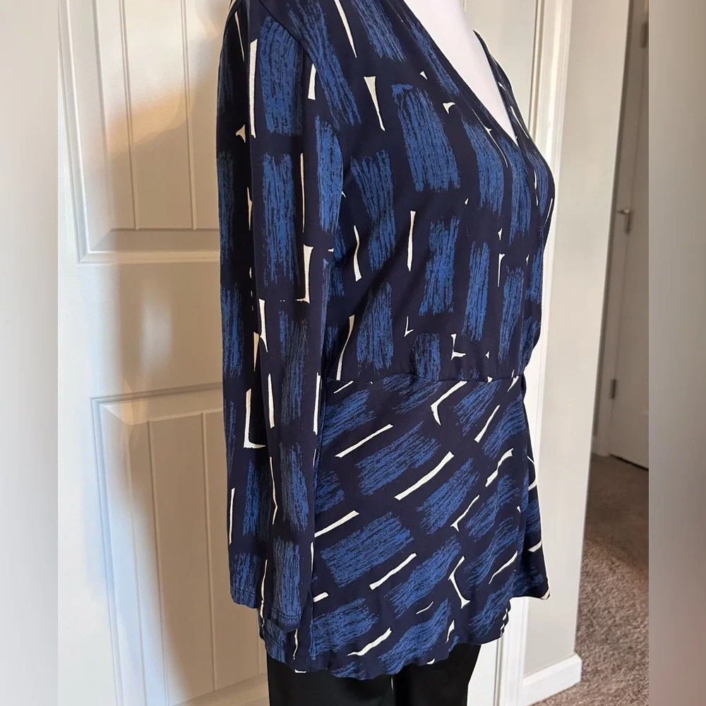 Ann Taylor Elegant Blue Patterned Jersey Knit Blouse with Peplum Gather Waist - Picture 11 of 12